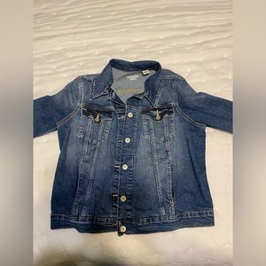 Levi’s Denizen Jean Jacket. Size: XL. Used but great condition!